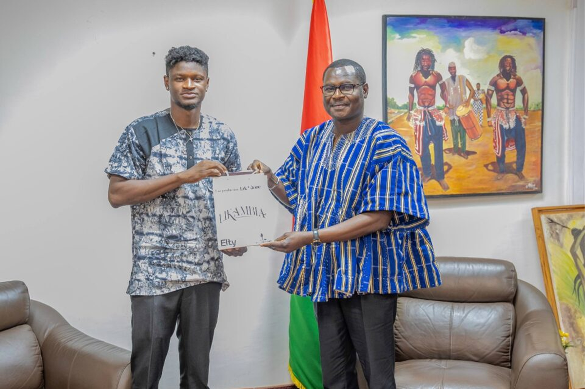 Musique : l’artiste-musicien Elty présente son prochain album au ministre en charge de la culture
